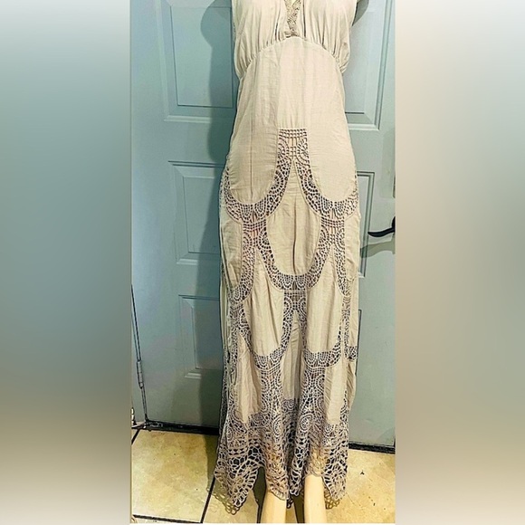 Sheri Bodell Dresses & Skirts - NWT WOMENS CROCHET DESING DRESS LIGHT BROWN OPEN BACK